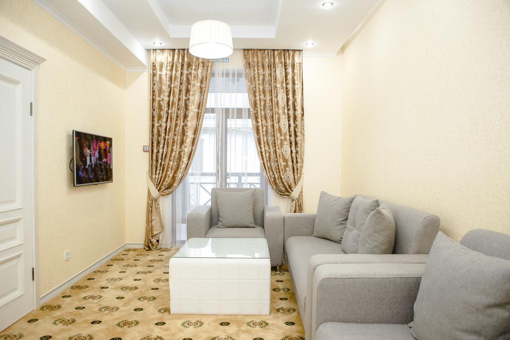 Luxury House Hotel Simkent Buitenkant foto