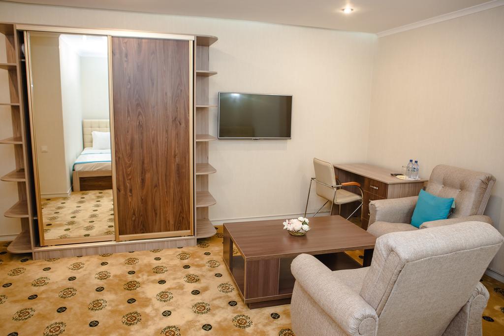 Luxury House Hotel Simkent Buitenkant foto