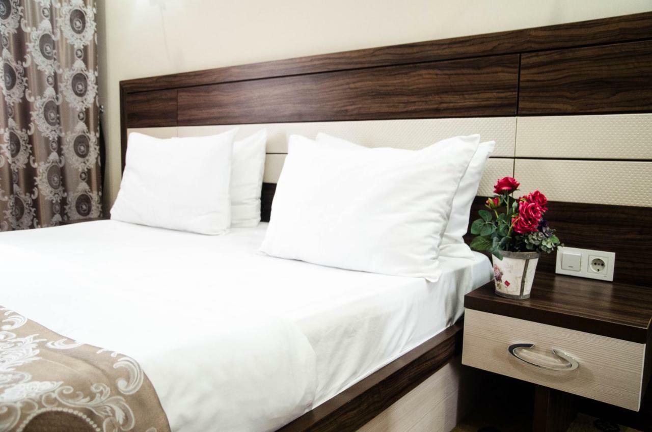 Luxury House Hotel Simkent Buitenkant foto