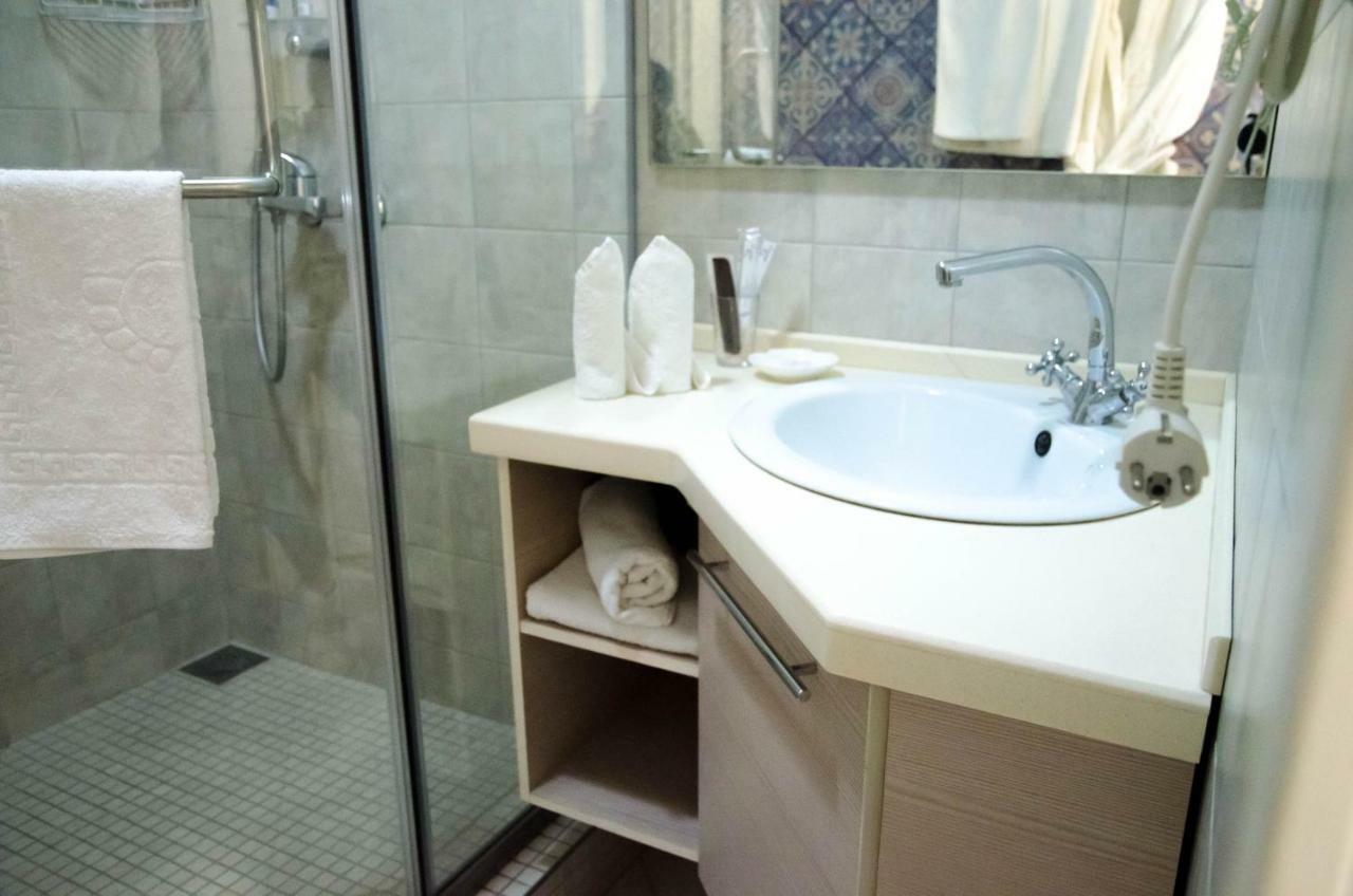 Luxury House Hotel Simkent Buitenkant foto