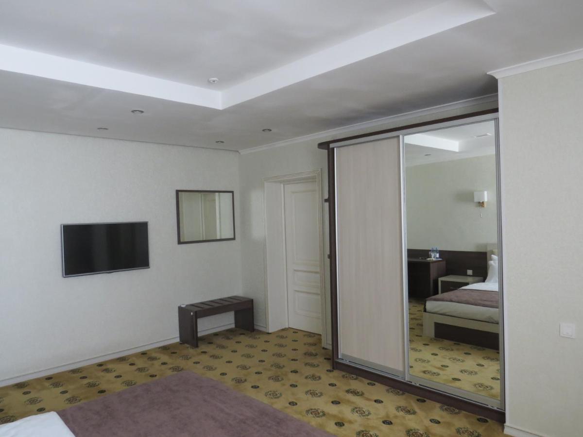 Luxury House Hotel Simkent Buitenkant foto